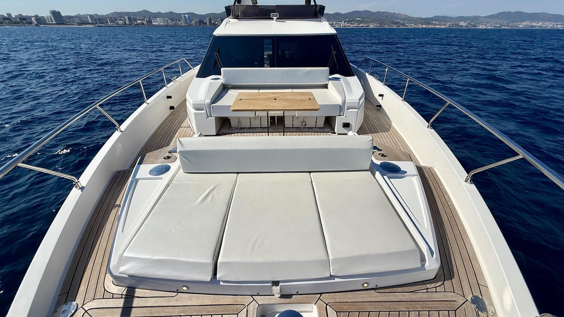 2024 FERRETTI YACHTS 720 
